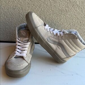 High Top Vans in grays women’s 6
